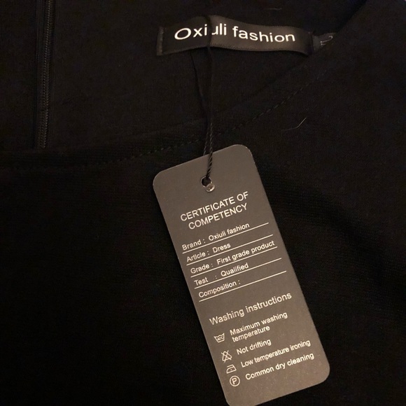 Mid-length three-quarter sleeve dress - Picture 2 of 3